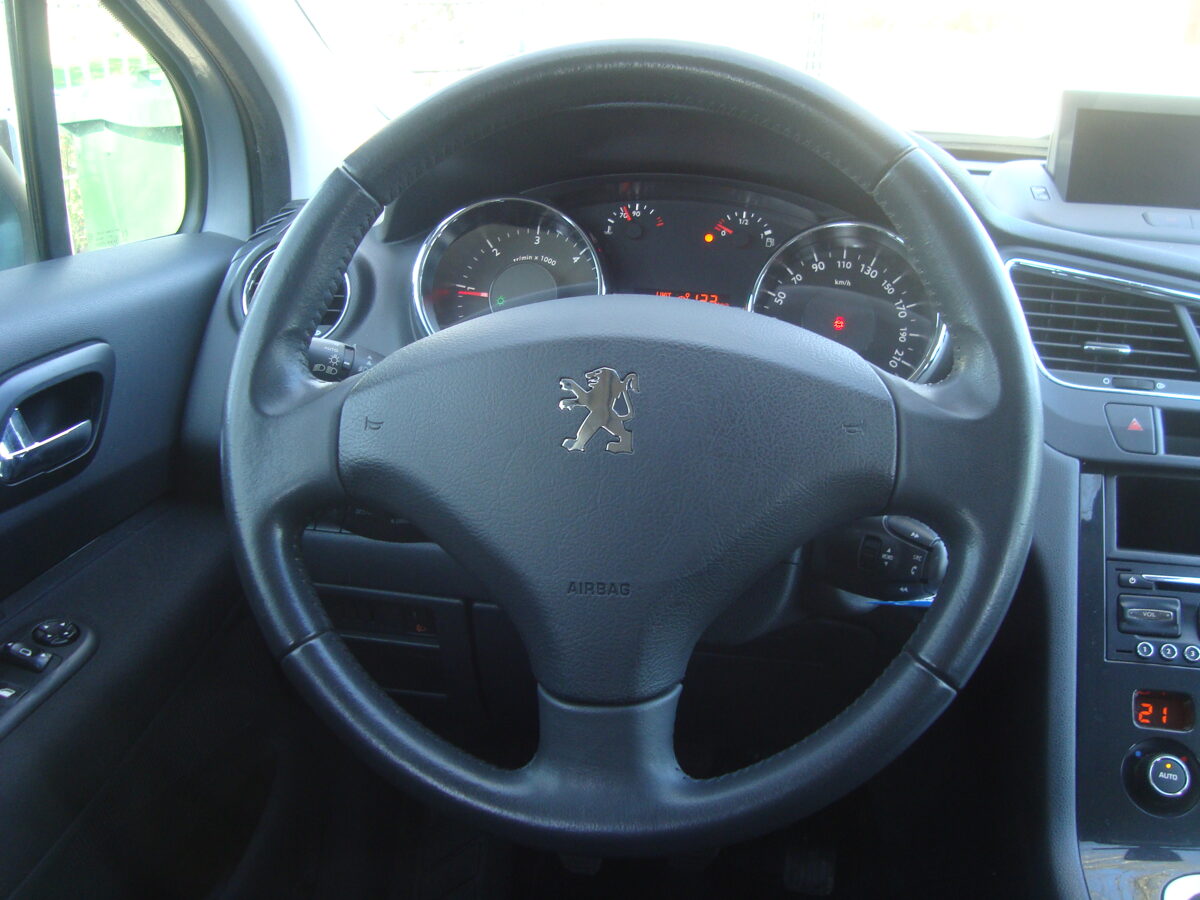 Peugeot 5008 1.6 dīzelis 2011g.
