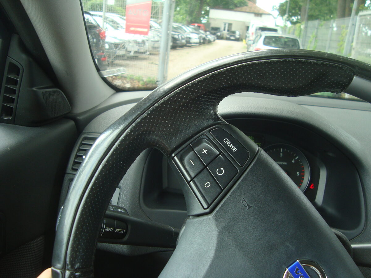 Volvo C30 1,6 dīzelis R=Design 2008g