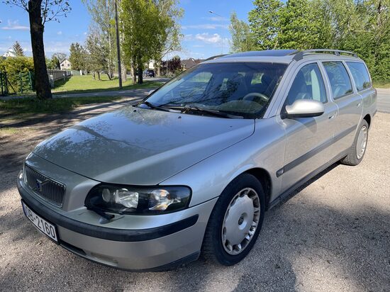 Volvo V70 2.4 dīzelis AUTOMĀTS 2003g.