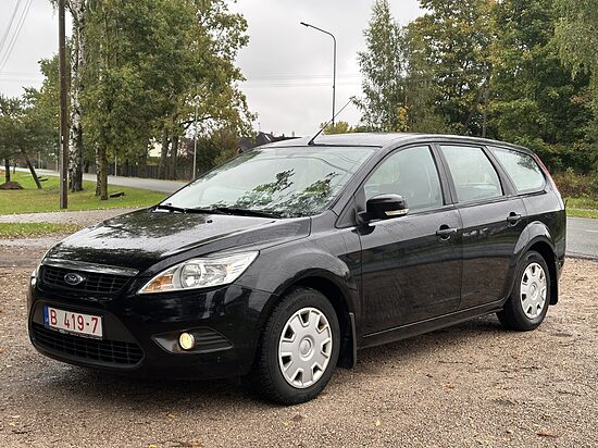 Ford Focus 1.6 benzīns 2010.g.