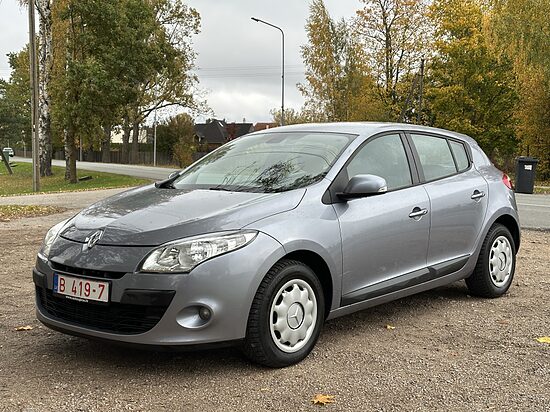 Renault Megane 1,6 benzīns 2010.g.