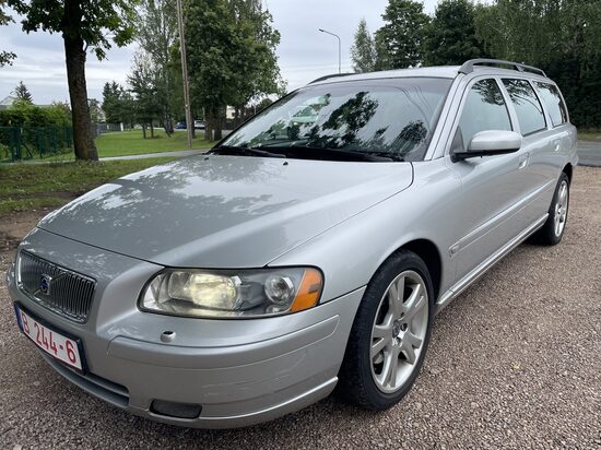 Volvo V70 2,4 dīzelis 2005g.