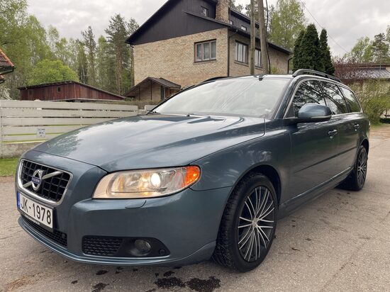 Volvo V70 2,0 dīzelis AUTOMĀTS 2012.g.