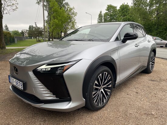 Lexus RZ450E Direct4, elektro 2023.g.