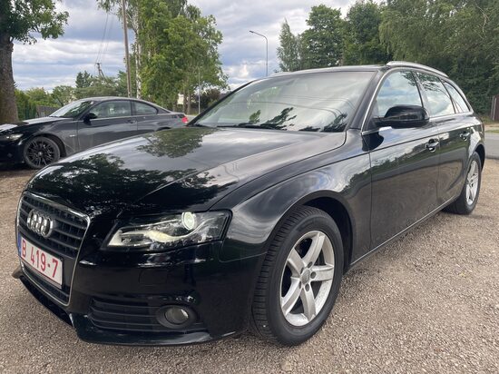 AUDI A4 1.8 benzīns 2010.g.
