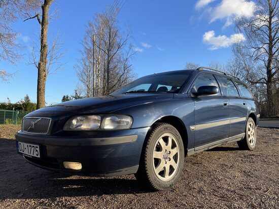 Volvo V70 2.4 dīzelis AUTOMĀTS 2004.g.