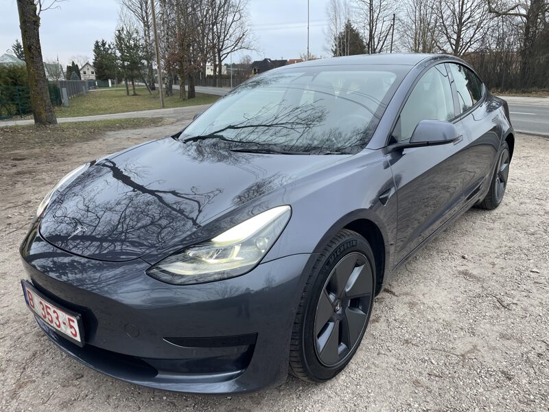 Tesla Model 3 SR+ 2021g.